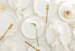 Hvite tallerkener med gull ornament, 6 stk.